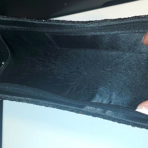 Glamorous Silver Beaded Floral Design Bridal Clutch/Evening Purse - Picture 9 of 15